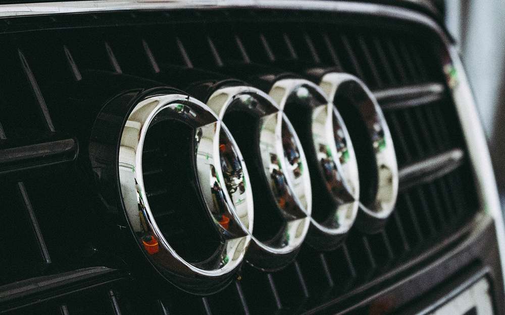 Audi отзывает свыше 30 тыс. машин: проблема в подушках Takata
