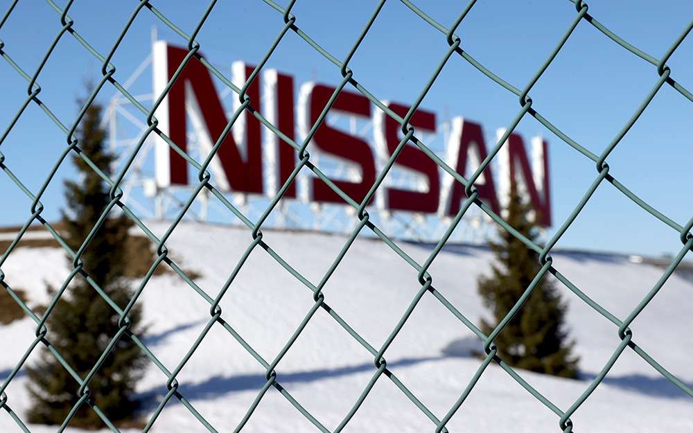 Nissan сохранит сотрудников на автозаводе в России