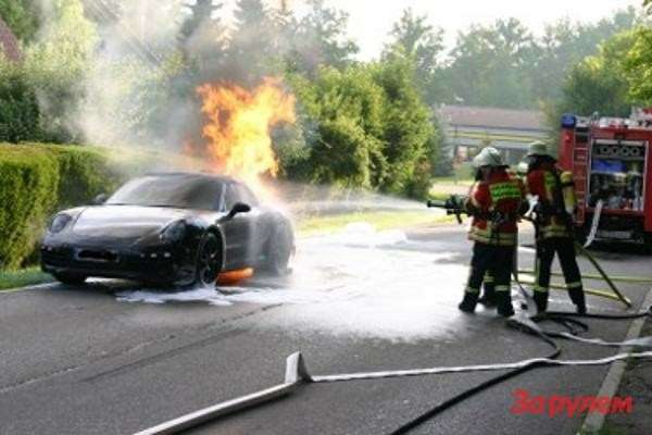 Прототип нового Porsche 911 сгорел на тестах