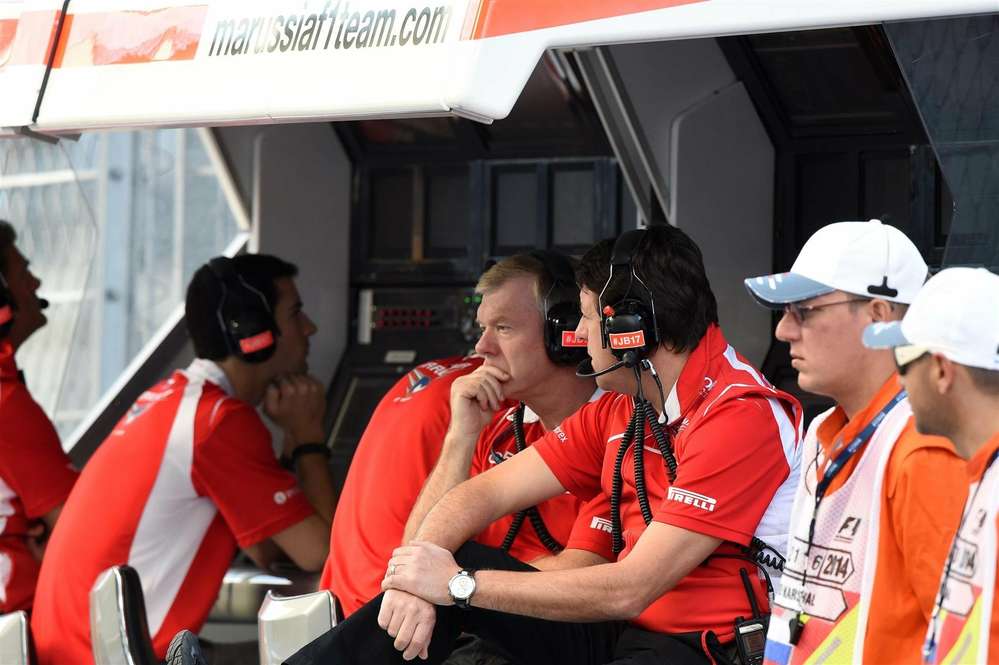 Энди Уэбб, CEO Marussia F1 Team, и Дейв О&#39;Нилл, тим-менеджер команды, во время Гран-при России в Сочи.