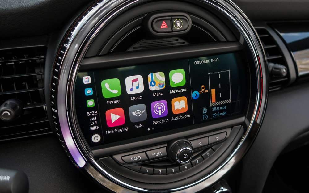 Android Auto и Apple Car оказались опаснее алкоголя за рулем