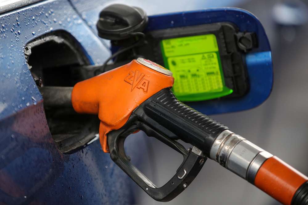 Бензин не подешевеет: правительство запретит ввоз недорогого топлива