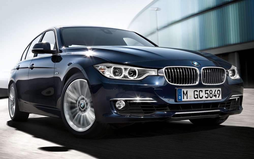 BMW девятый год опережает конкурентов в премиальном сегменте