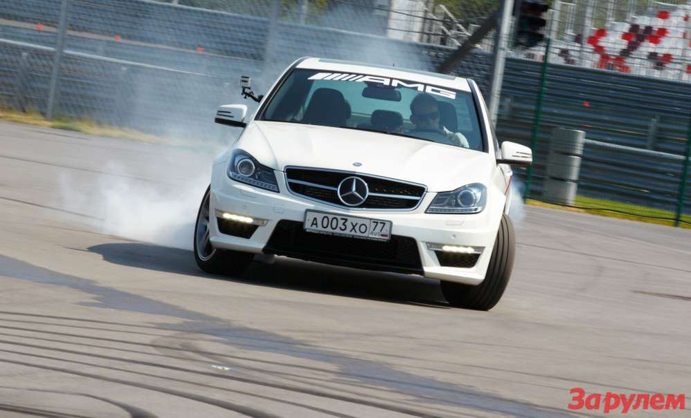 Академия вождения Mercedes AMG: Moscow Raceway