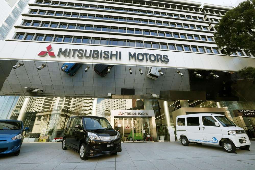 Mitsubishi отзывает 700 тыс. автомобилей из-за дефекта фар