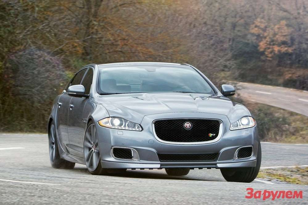 Jaguar показал в Нью-Йорке 550-сильный спортседан XJR