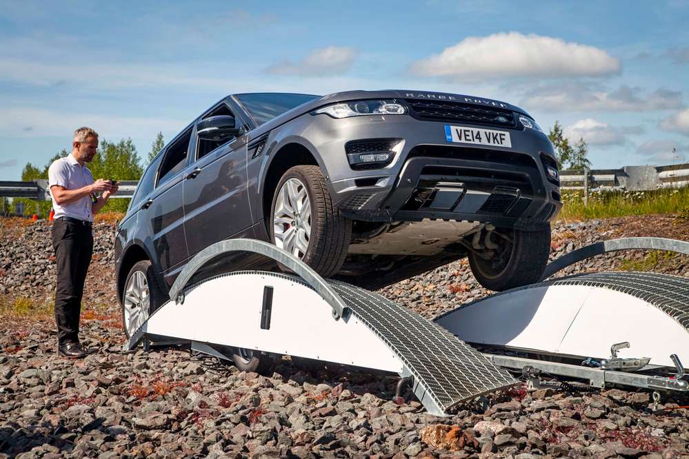 Тестируем Range Rover Sport с виртуальным рулем