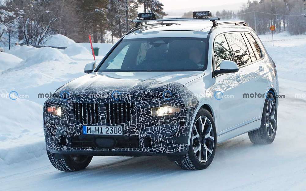 Тесты в снегах: фото обновленного BMW X7