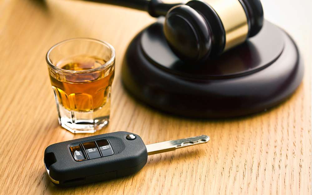 Пьяного судьи за рулем не было, была пьяная жена - решение суда