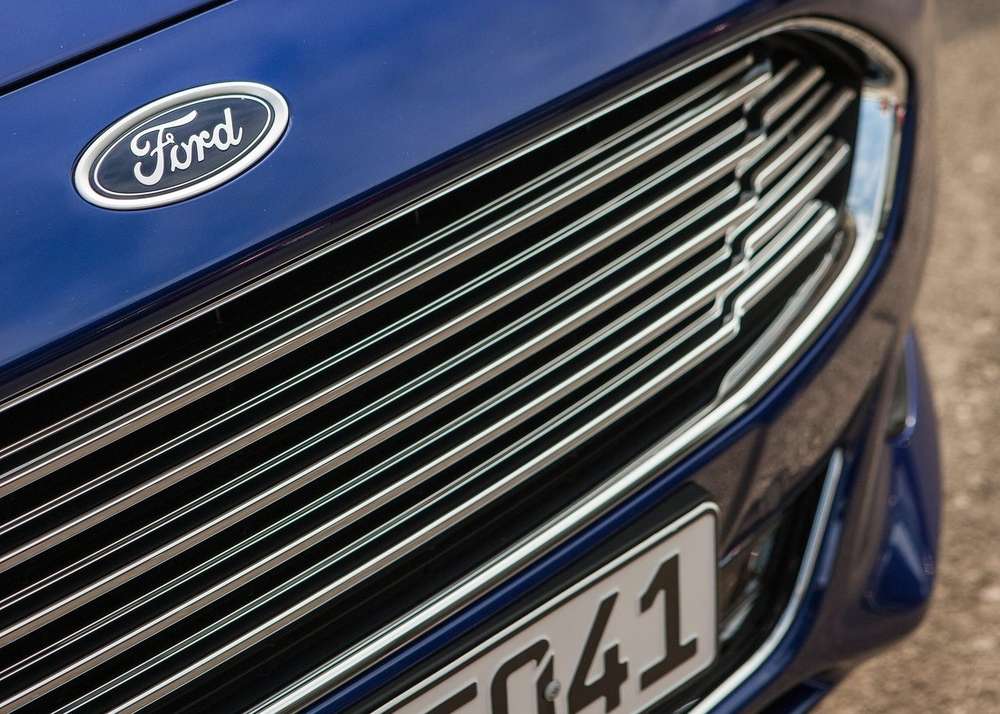 Грязи не боятся: Ford метит универсалов крестом