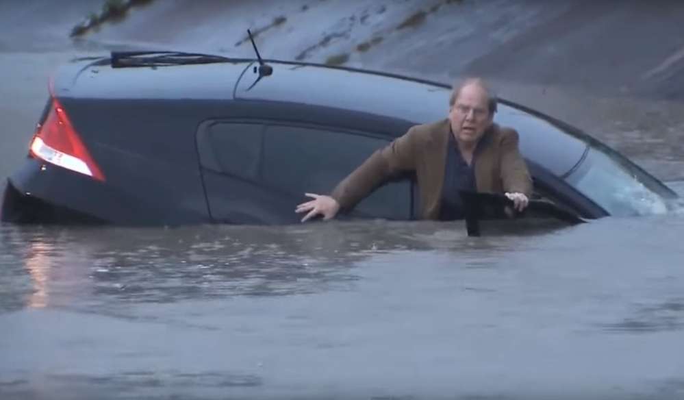 Хьюстон, у нас проблемы: как автомобилисты встречают ураган «Харви»