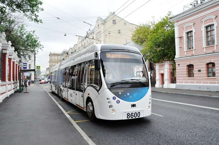 В Москве появился первый гибридный троллейбус