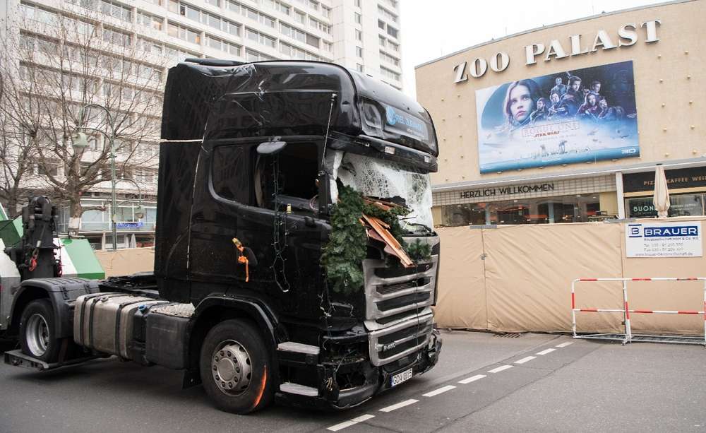 На грузовике, ставшем орудием теракта в Берлине, сработала система автоторможения