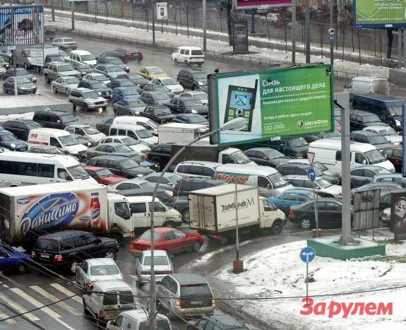 Московским автомобилистам не хватает дорог в западном направлении