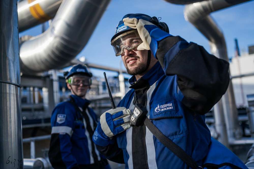 «Газпром нефть» переходит на полный цикл создания «синтетики» в России