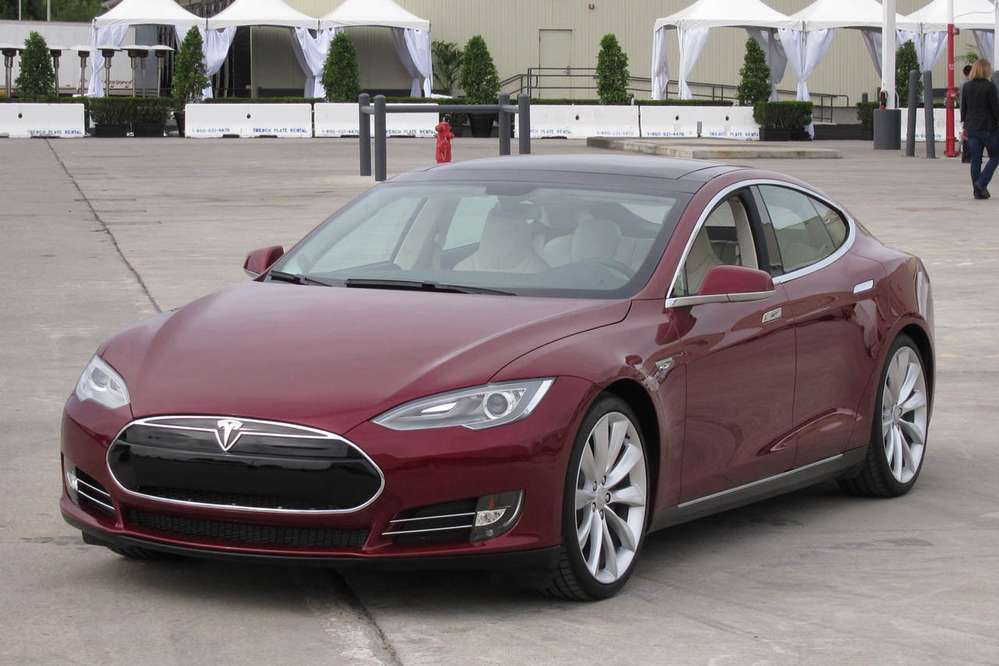 Tesla рассказала о ценах Model S