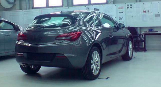 Интернет рассекретил трёхдверную Opel Astra GTC