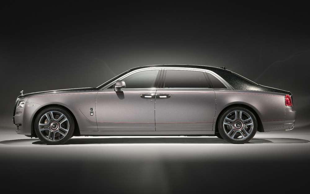 Бриллиантовый дым: Rolls-Royce начал подмешивать в краску драгоценные камни