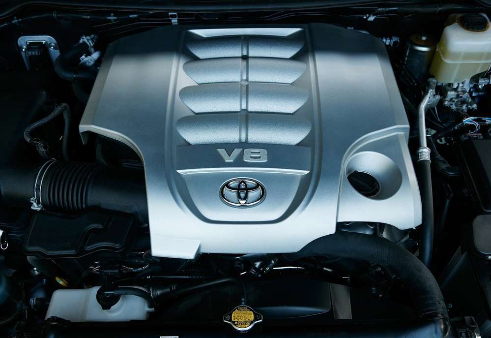 Новый Toyota Land Cruiser 200 лишится мотора V8