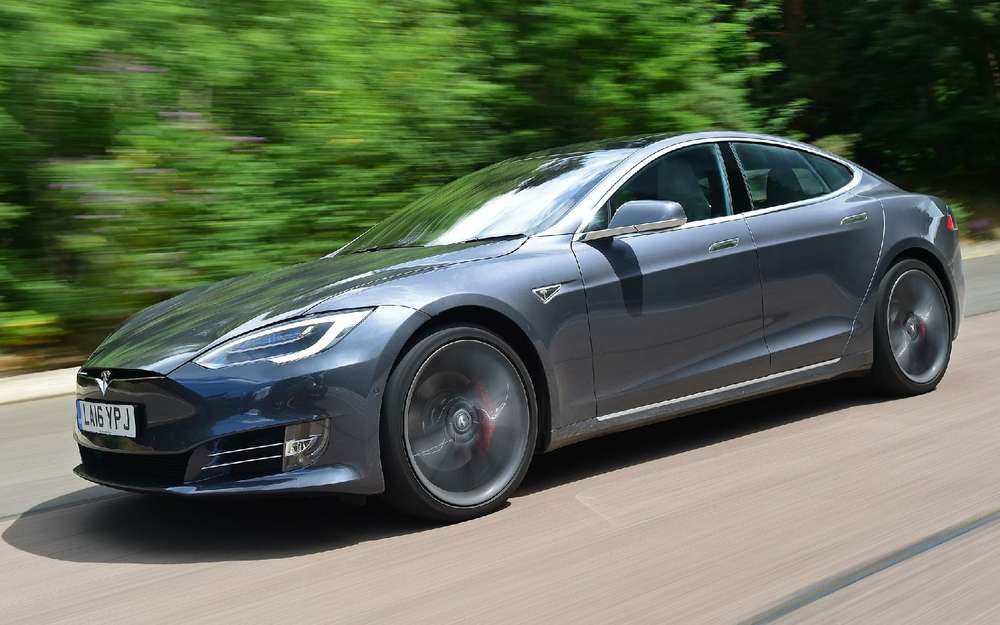 Tesla Model S переходит на гиперускорение