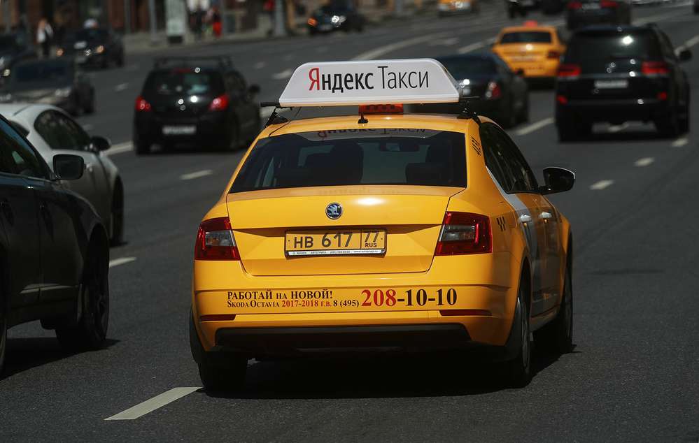 «Яндекс.Такси» оштрафовали за введение в заблуждение пассажира. На смешную сумму