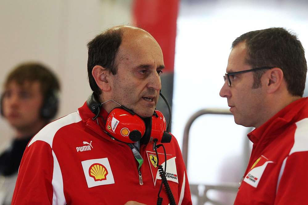 52-летний Лука Марморини (на фото - слева) проработал в Ferrari с 1990 по 1999 год, затем перешел в Toyota и снова вернулся в итальянскую «конюшню» в 2009 году.
