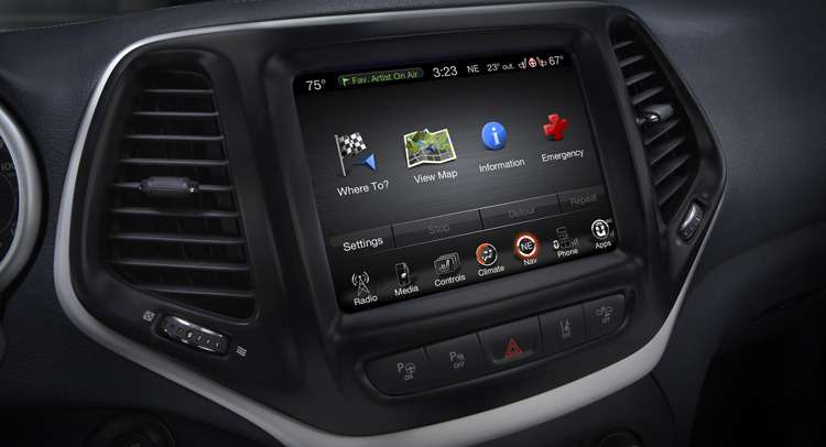 Экран системы Uconnect на 2014 Jeep Cherokee