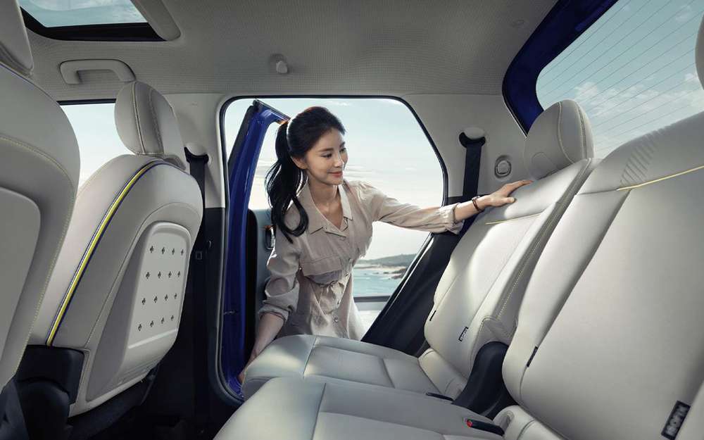 Кроссовер Hyundai Casper - первые фото салона