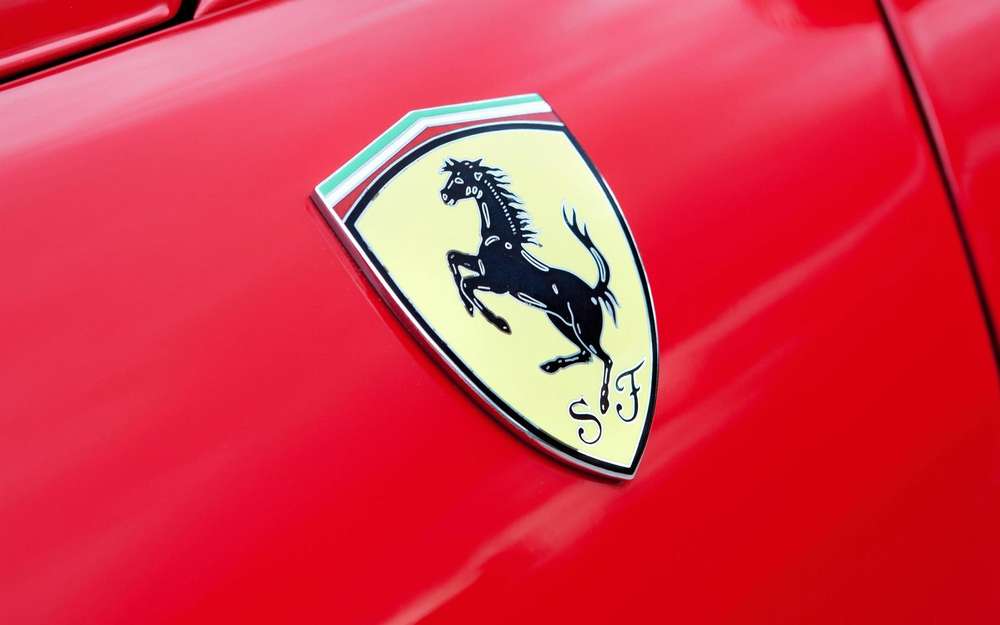 Ferrari пугает фанатов 4-цилиндровым двигателем. Но все не так страшно!