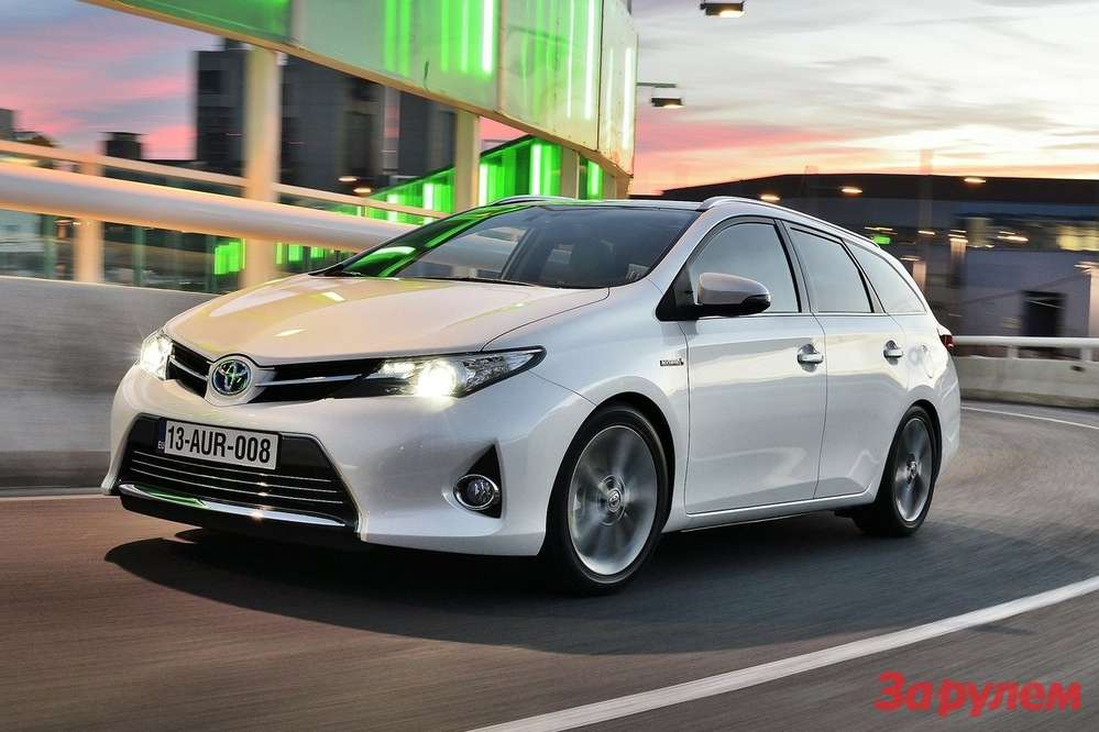 Toyota привезет в Женеву серийный Auris Touring Sports