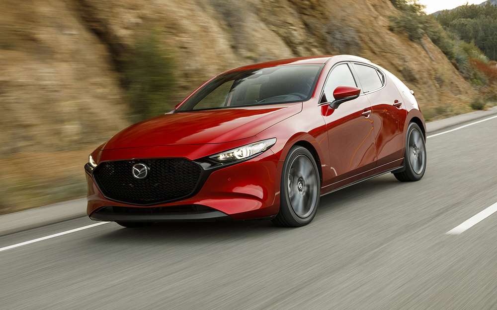Новая Mazda 3: цены и комплектации