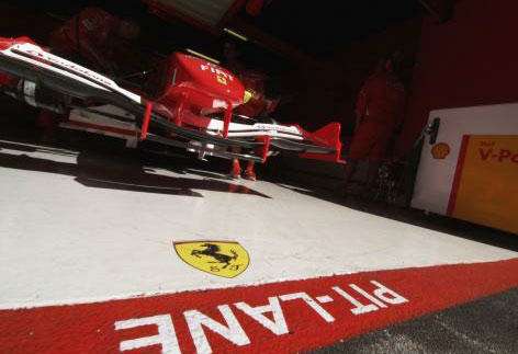 Ferrari тестируется на двух трассах