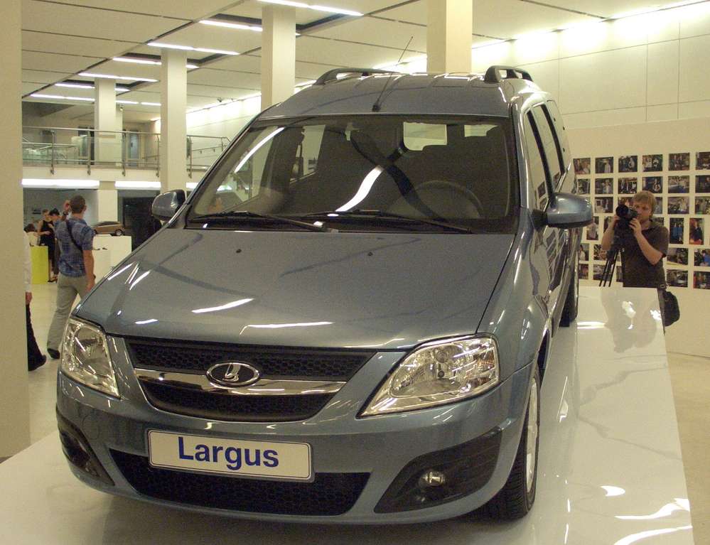 Первые Lada Largus появятся в автосалонах в конце мая
