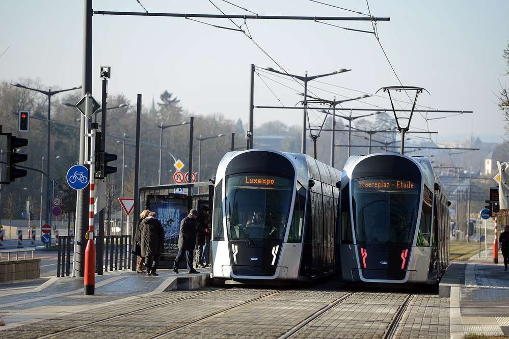 Дмитрий Рогозин решил делать беспилотные трамваи. В них можно сдать… анализы