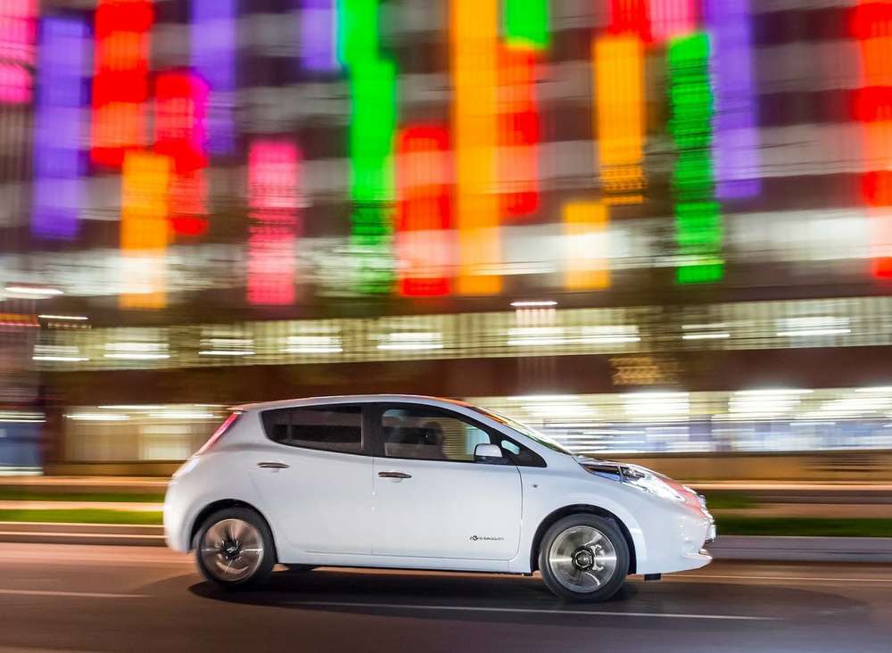 Чиновники испытают беспилотный Nissan Leaf на дорогах Лондона
