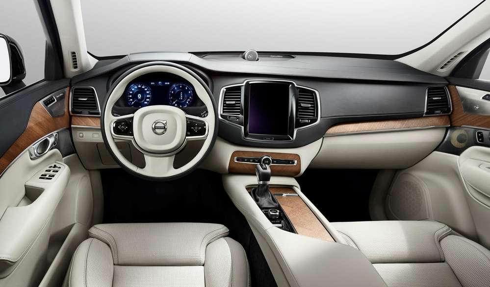 Volvo раскрыла интерьер нового вседорожника XC90