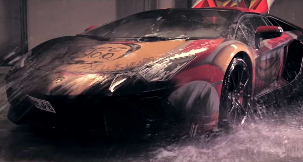 Самый бесполезный тюнинг: как покрасить Lamborghini за 35 000 долларов (ВИДЕО)