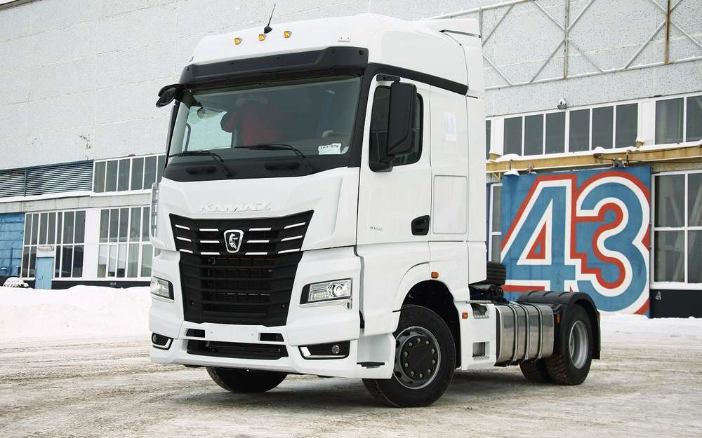 КАМАЗ планирует полностью импортозаместить производство грузовиков К5, имеющих лицензионную кабину Mercedes-Benz Actros 2012 года