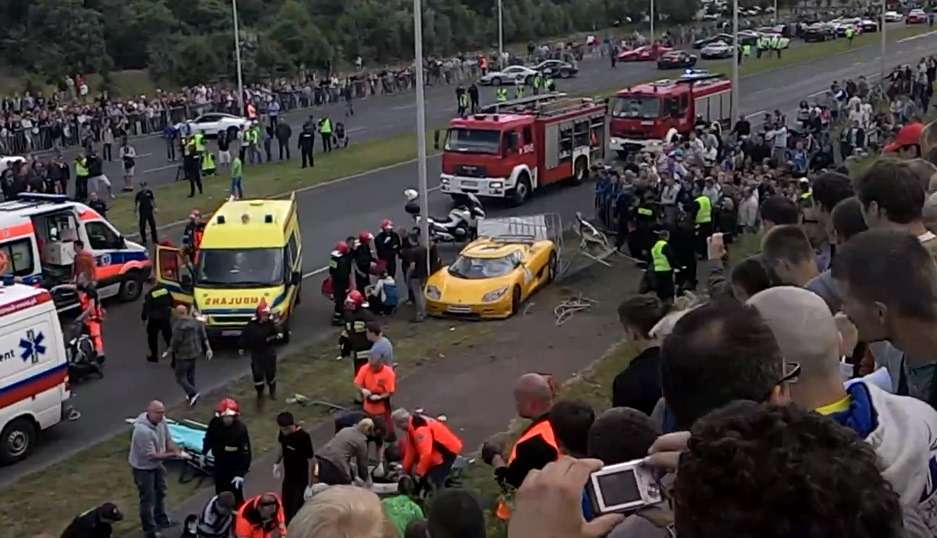 В аварии с участием суперкара Koenigsegg CCX пострадали 19 человек