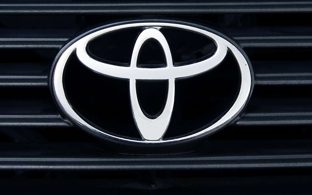 Новый Toyota Land Cruiser - первое официальное видео
