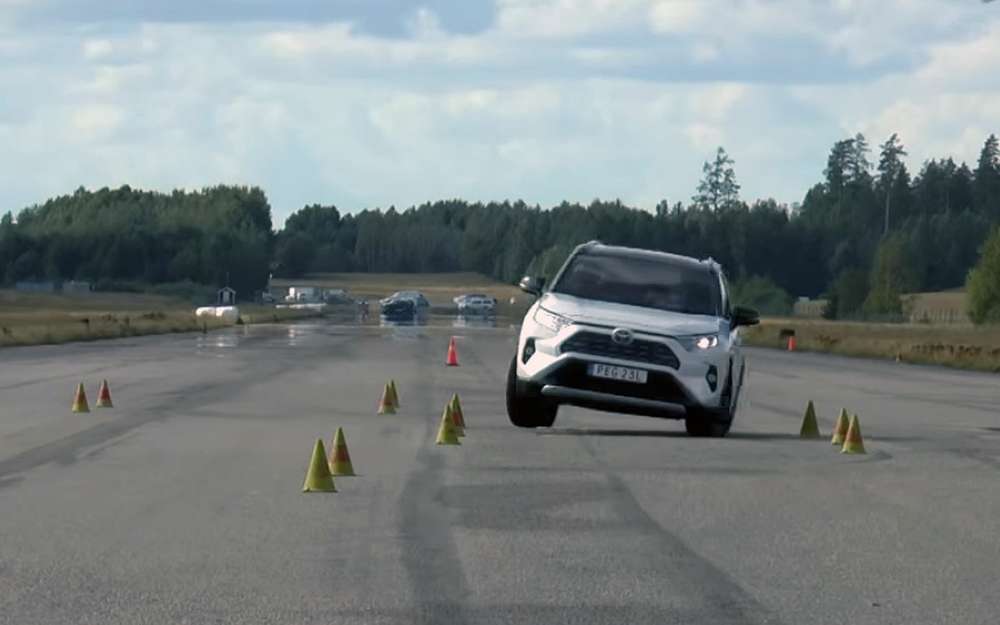 Новый Toyota RAV4 - первая неудача на тесте