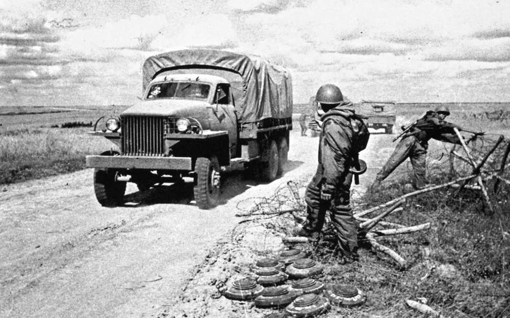 Самый известный американский грузовик Красной Армии - Studebaker US6.