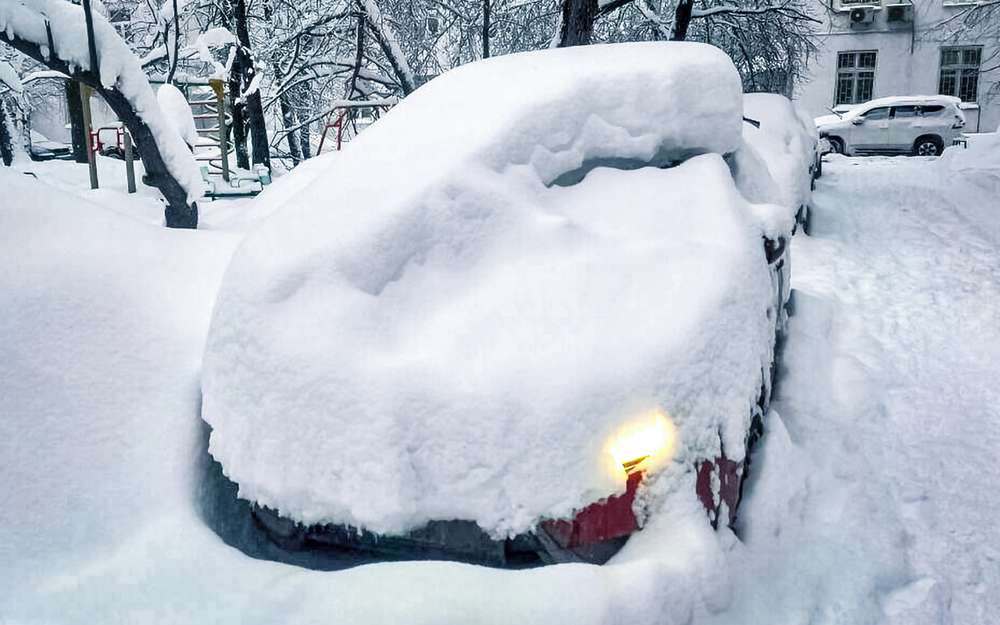 «Автодор» напоминает - снег на крыше машины опасен