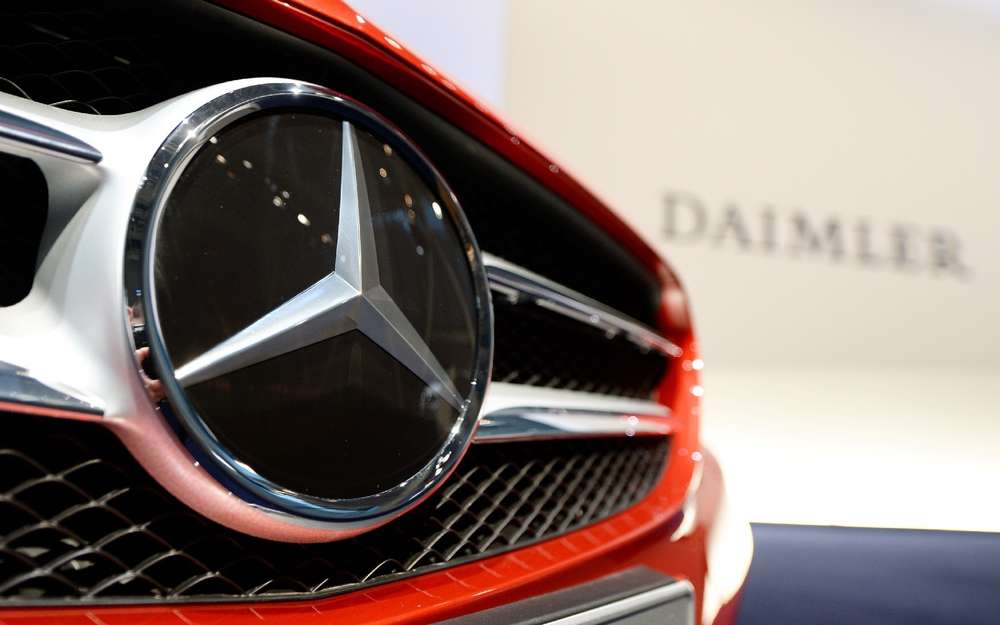 Daimler уволил топ-менеджера за расистское высказывание в адрес китайца