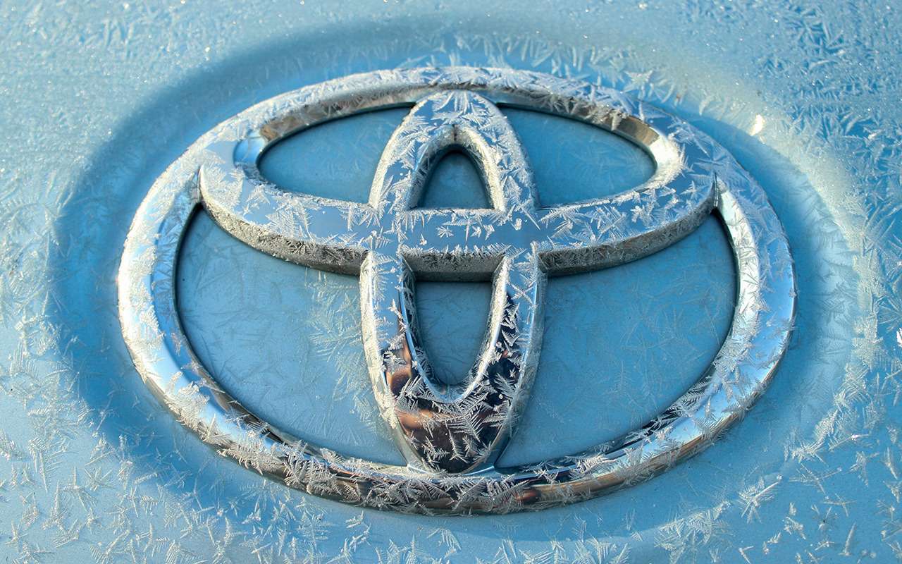 Toyota отзывает в России почти 23 тысячи автомобилей