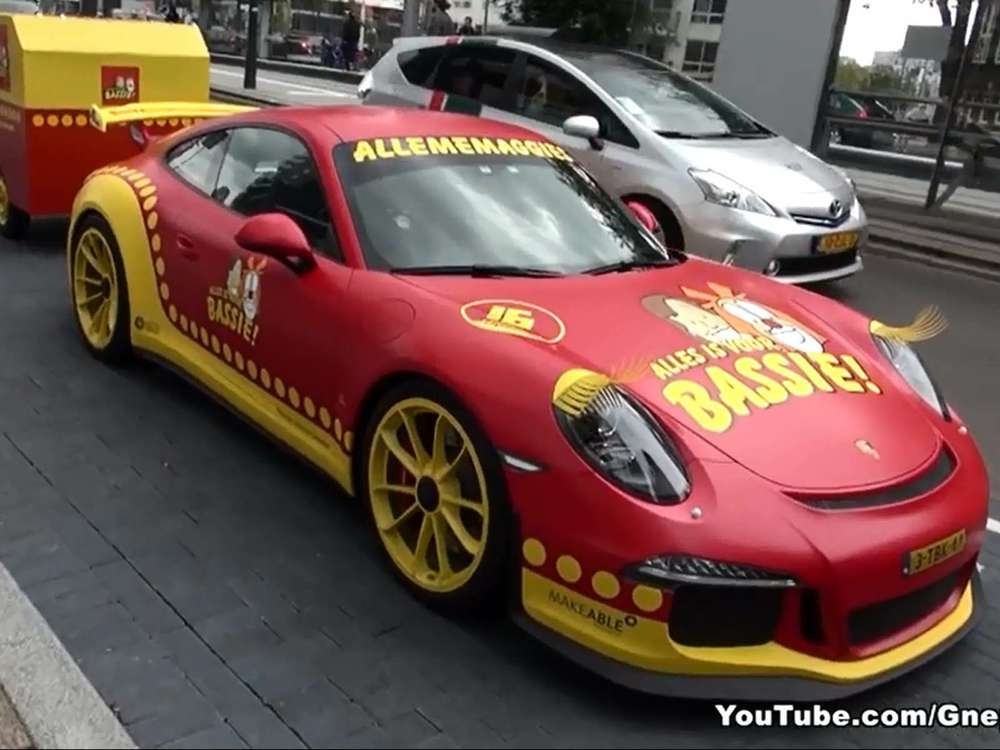 Спорткар Porsche 911 GT3 превратили в клоунский автомобиль (ВИДЕО)