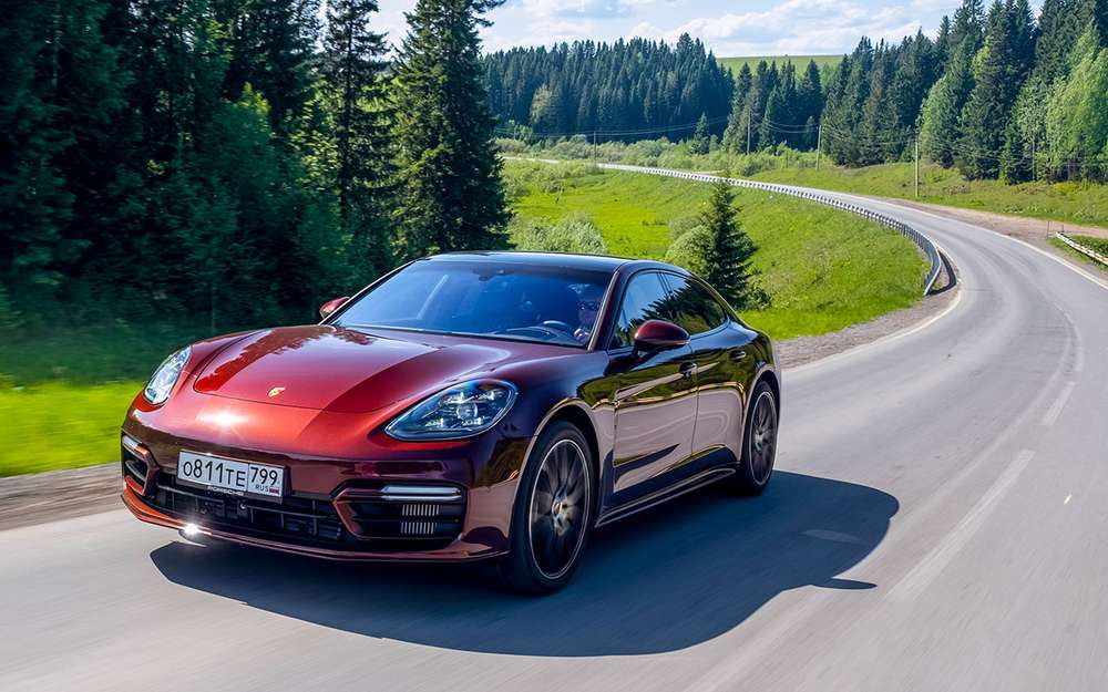 Porsche Panamera. Цена в России - от 7 440 000 ₽.