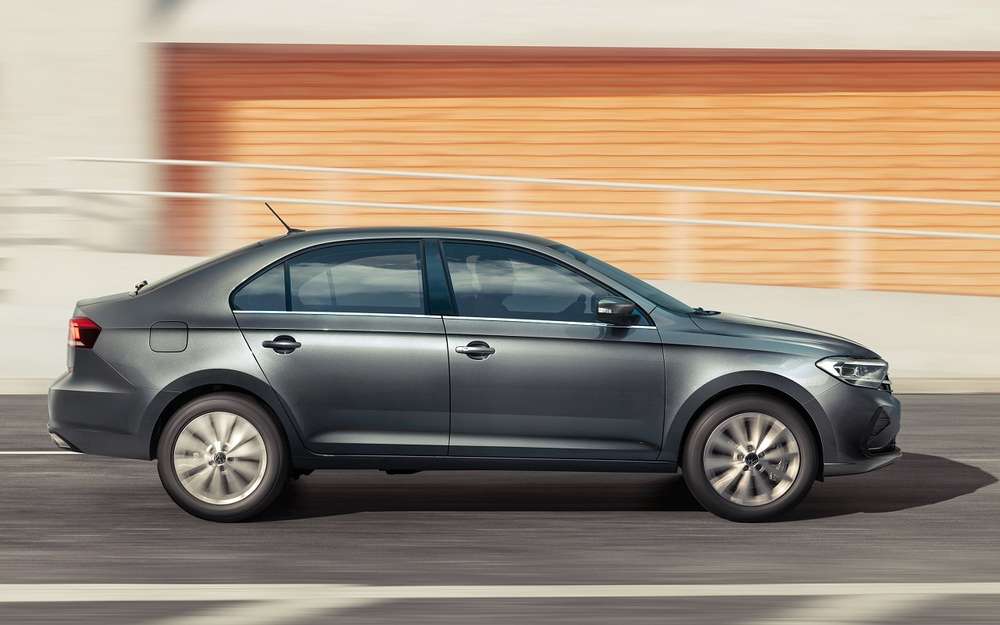 Volkswagen начал поставки нового Polo дилерам