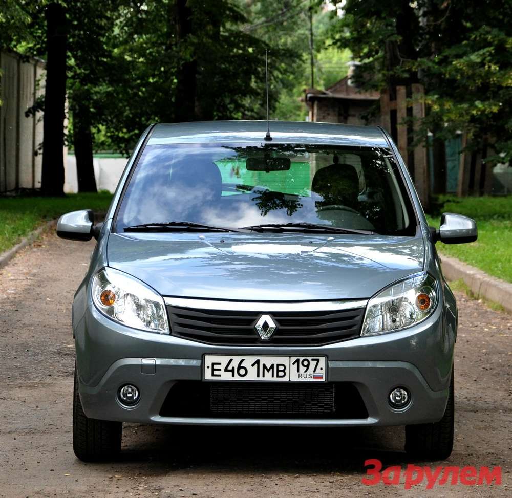 Цена Renault Sandero в базовой комплектации с мотором 1,4 литра (75 л.с.) и &quot;механикой&quot; составляет 337 тысяч рублей