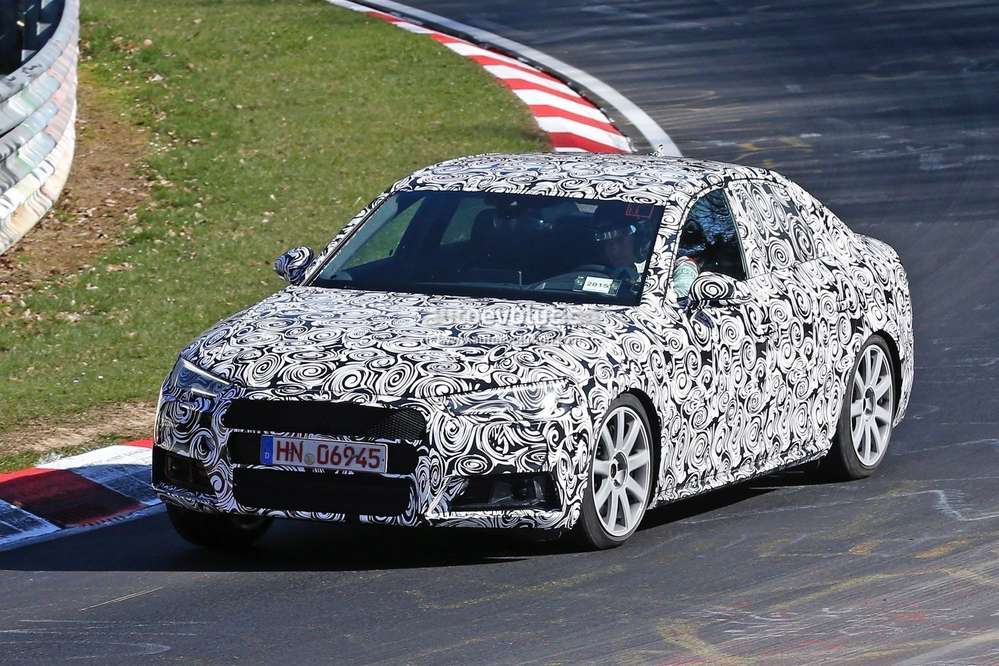 Новый Audi A4 замечен в версиях универсал и S4